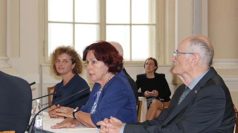 Fotografija: »Dajmo pohiteti, ker ljudje potrebujejo pomoč danes!« poziva Štefanija Lukič Zlobec. FOTO: Simona Fajfar/Delo