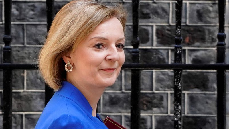 Fotografija: Liz Truss je v vladi Borisa Johnsona vodila britansko zunanje ministrstvo. FOTO: Niklas Halle'n/AFP
