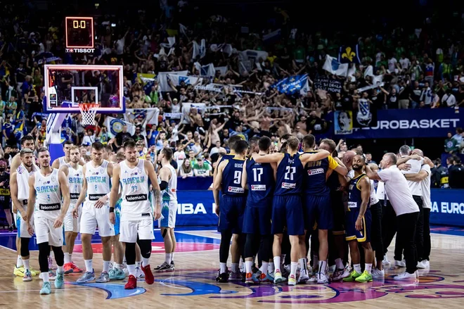 Kisli slovenski obrazi in navdušenje v taboru BiH. FOTO: FIBA