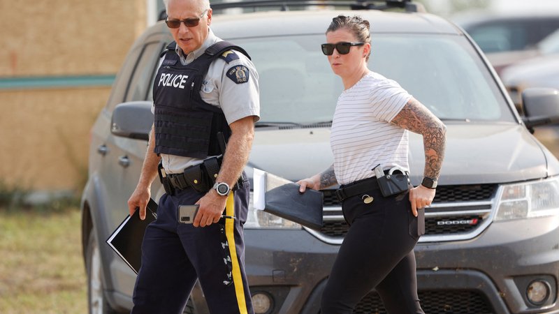 Fotografija: Kanadska policija za zdaj domneva, da sta storilca nekatere žrtve ubila načrtno, druge pa naključno. FOTO: David Stobbe/Reuters
