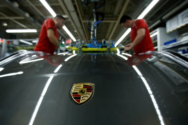 Vlagateljem bodo ponujene le prednostne delnice Porscheja, ki prinašajo dividendo, nimajo pa glasovalnih pravic. FOTO: Ralph Orlowski/Reuters
