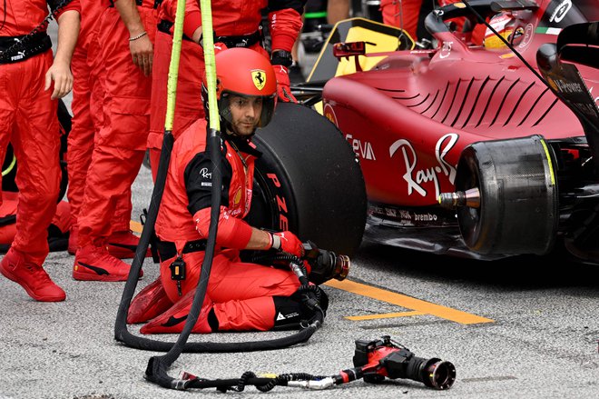 Pri Ferrariju so imeli znova obilo težav sami s sabo. FOTO: Christian Bruna/AFP
