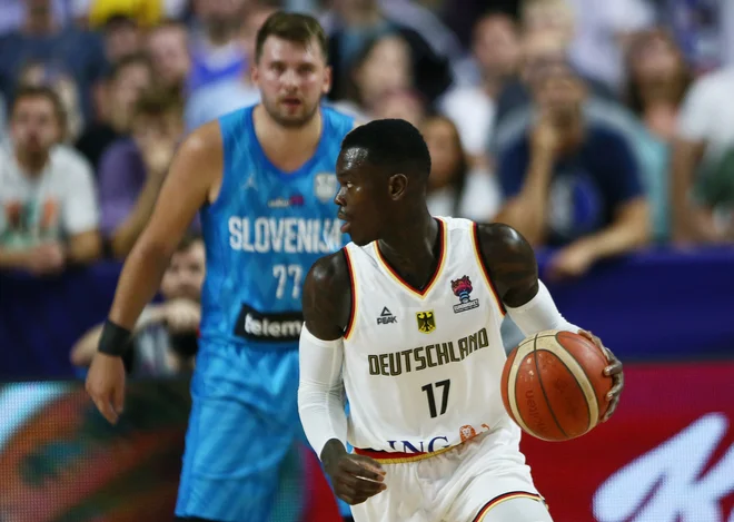 Dennis Schröder ni mogel preprečiti poraza Nemčije. FOTO: Thilo Schmuelgen/Reuters
