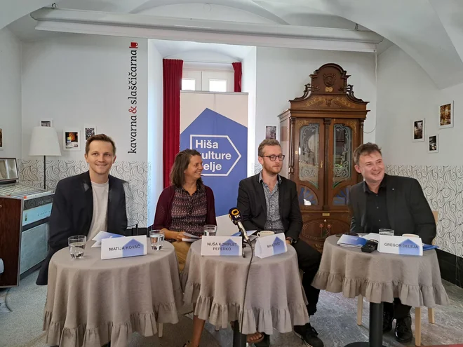 Novo sezono Hiše kulture Celje so predstavili nekateri člani kolektiva HKC (z leve): Matija Kovač, Nuša Komplet Peperko, Miha Firšt in Gregor Deleja. FOTO: Špela Kuralt/Delo
