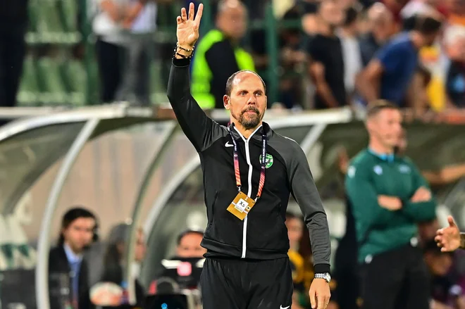 Ante Šimundza med tekmo Ludogorca in Rome. FOTO: Nikolay Doychinov/AFP
