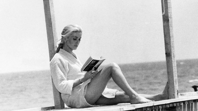 Fotografija: V filmu La chamade, posnetem po romanu Utrip srca Françoise Sagan. FOTO: Reuters