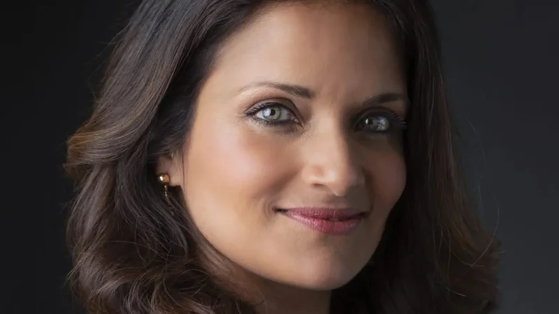 Fotografija: Shefali Tsabary 18. septembra na povabilo Fundacije Novaka Đokovića (vodi jo njegova žena Jelena Đoković in se osredotoča na izzive družin ter kakovostno predšolsko vzgojo in razvoj otrok) prvič prihaja v Evropo. Najprej bo nastopila v Cankarjevem domu v Ljubljani, v naslednjih dneh pa še v Zagrebu in Beogradu. FOTO: Osebni arhiv