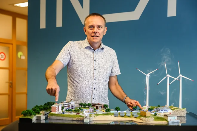 Igor Steiner: V energetiki so druge časovne dobe vračila investicij kot v industriji, vendar se izplača investirati, še posebno zdaj, ko so cene energentov visoke. FOTO: Črt Piksi/Delo
