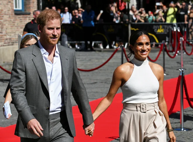 Susseška se ravno te dni mudita v Evropi, Harry je menda včeraj na grad Balmoral pripotoval sam. FOTO: Benjamin Westhoff/Reuters