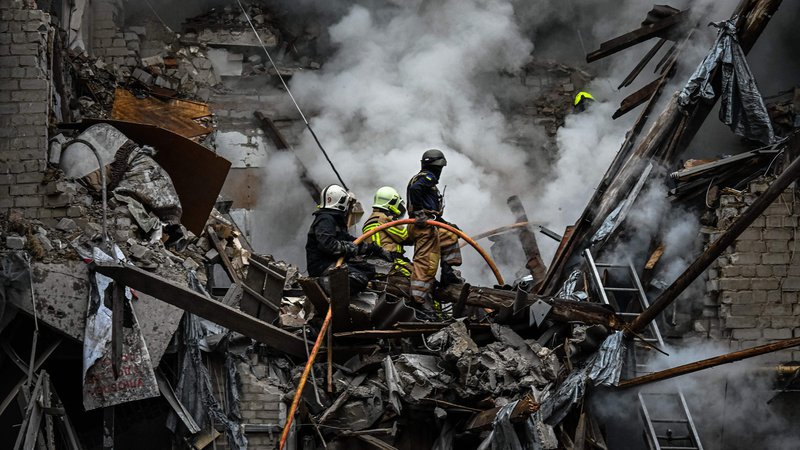 Fotografija: Ukrajina od Rusije terja odškodnino za povzročeno škodo. FOTO: Sergey Bobok/AFP
