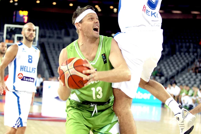 Miha Zupan je nekoč blestel v majici Olimpije, zdaj se je zavihtel na vrh sveta z izbrano vrsto gluhih. FOTO: Roman Šipić
