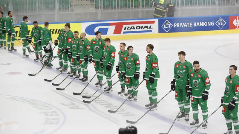 Fotografija: Hokejisti SŽ Olimpije v ligi prvakov še niso osvojili točke. FOTO: Leon Vidic