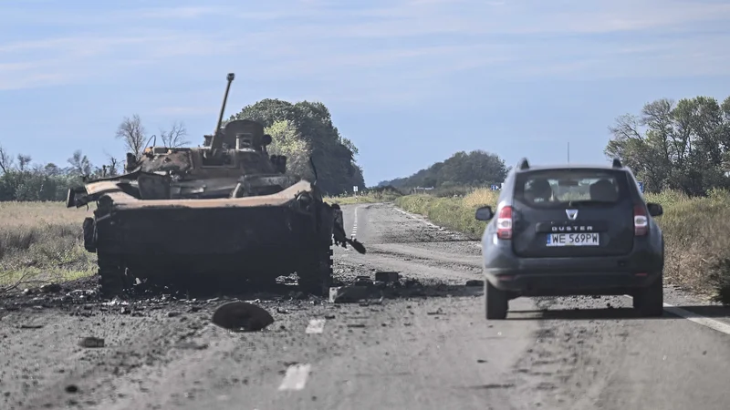 Fotografija: Gre za najhitrejši premik frontne linije vse od marčevskega umika ruskih sil s položajev okoli Kijeva. FOTO: Juan Barreto/AFP
