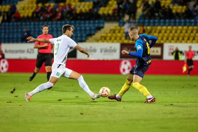 Mustafa Nukić je zabil neregularen gol. FOTO: Črt Piksi
