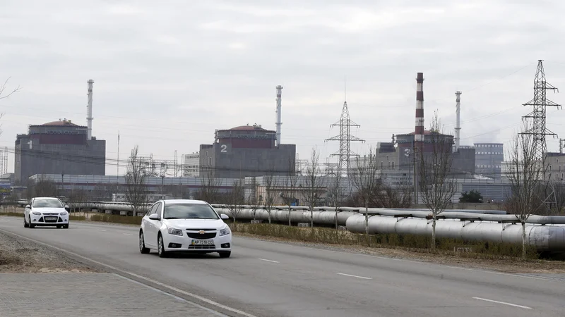 Fotografija: Vnovič so pozvali k vzpostavitvi demilitariziranega območja v okolici največje jedrske elektrarne v Evropi. FOTO: Reuters