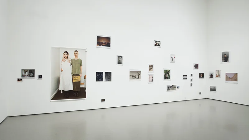 Fotografija: Moje postavitve so odsev mojega načina gledanja oziroma zaznavanja okolice, pravi Wolfgang Tillmans. FOTO: Emile Askey/MoMa
