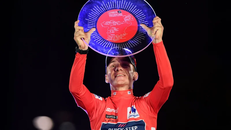 Fotografija: Primoža Rogliča je na vrhu zamenjal Remco Evenepoel. FOTO: Oscar Del Pozo/Afp