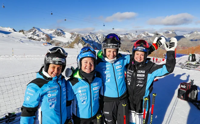 Tina Robnik, Meta Hrovat, Ana Bucik in Andreja Slokar pred lansko tekmo v Söldnu. FOTO: Matej Družnik
