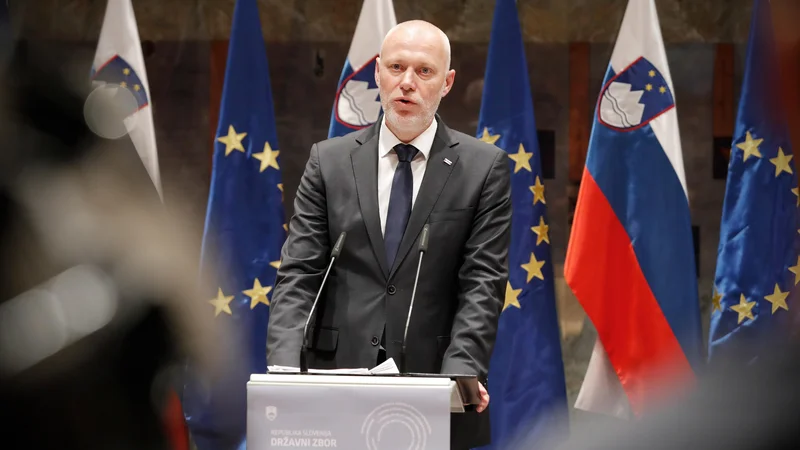 Fotografija: Z Milanom Brglezom bi tekma za predsedniško palačo dobila povsem nove dimenzije. FOTO: Uroš Hočevar/Delo