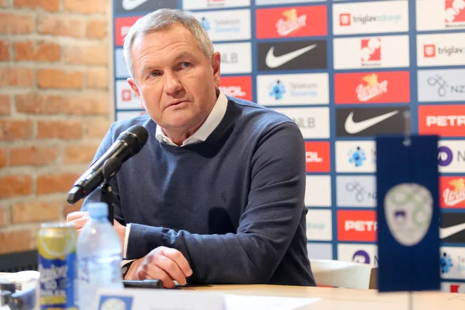 Slovenski selektor Matjaž Kek je javno čestital svojim sodelavcem, ki so vodili junijski tekmi z Norveško in Srbijo. FOTO: Marko Feist