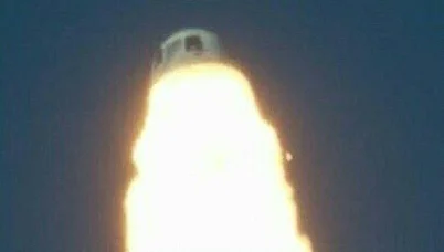 Fotografija: S to raketo redno vozijo turiste, a v kapsuli tokrat ni bilo ljudi. FOTO: Blue Origin/AFP