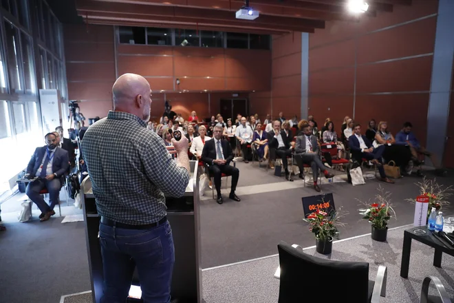 Osrednji govornik na Delovi konferenci Zdravje je bil Mark Boyd, glavni sodelavec za oblikovanje politik, Open Data Institute (ODI) - Inštitut za odprte podatke. FOTO: Leon Vidic/Delo
