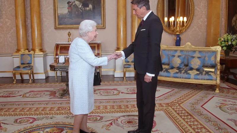 Borut Pahor se je s kraljico Elizabeto II. večkrat srečal, nazadnje leta 2019. FOTO: Yui Mok/Reuters