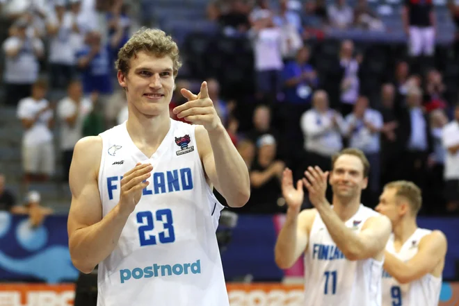 Lauri Markkanen je bil najzaslužnejši za to, da so se Finci prebili med najboljših osem reprezentanc v Evropi. FOTO: David W Cerny/Reuters
