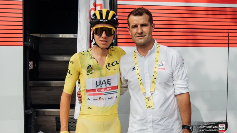 Fotografija: Tadej Pogačar in Andrej Hauptman sta proslavila že dve rumeni majici v Parizu, zdaj se Pogi podaja še v boj za mavrično majico. FOTO: UAE Emirates
