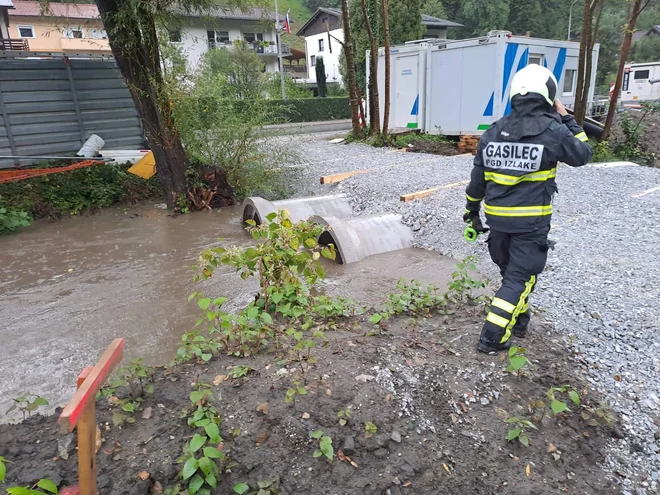 Izlaški gasilci so imeli z odpravljanjem posledic neurja polne roke dela. FOTO: FB PGD Izlake
