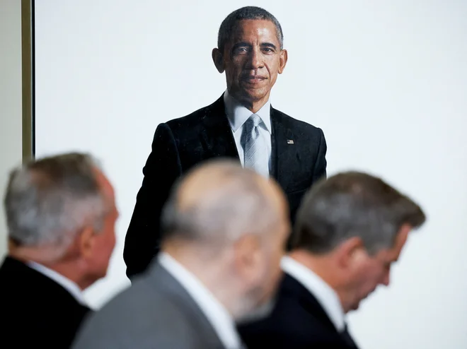 Med vplivnimi in bogatimi, ki imajo svoje počitniške palače na otoku Martha's Vineyard, je tudi prejšnji demokratski predsednik Barack Obama. Foto Evelyn Hockstein/Reuters
