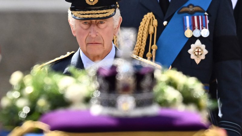 Fotografija: Prestolonaslednik je postal pri treh letih. Sedemdeset let pozneje je postal kralj Karel III. FOTO: Marco Bertorello/AFP
