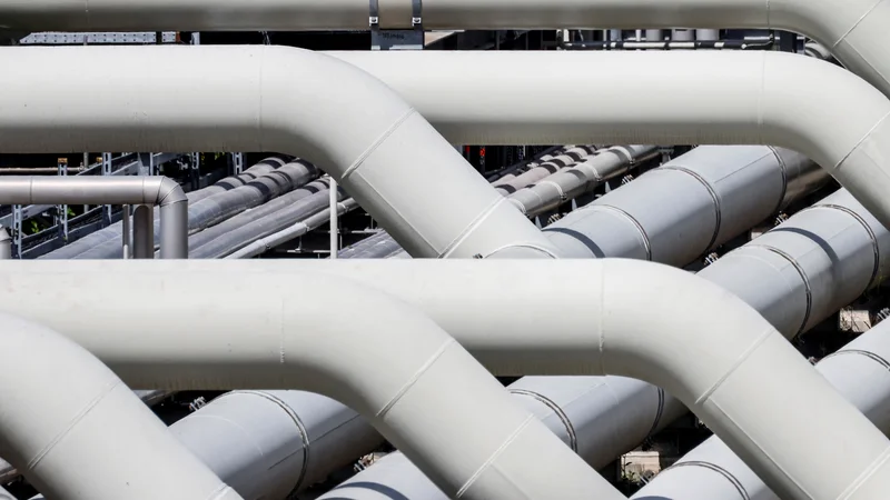 Fotografija: Vojna v Ukrajini je tudi spopad za prevlado nad energetskimi viri in logistiko. FOTO: Hannibal Hanschke/Reuters