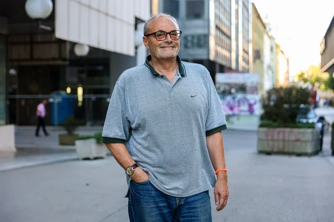 Lev Kreft je predsed&shy;nik znanstvenega sveta Mirovnega inštituta, profesor na ljubljanski filozofski fakulteti in predavatelj estetike na številnih drugih, v preteklosti pa je bil dejaven tudi na političnem parketu. FOTO: Črt Piksi/Delo
