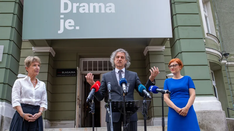 Fotografija: Ni tehtnega razloga za politična preigravanja in preračunavanja; državljani ob tej priložnosti morda dobimo potrditev politične zrelosti ljudi, ki trenutno vodijo državo. FOTO: Voranc Vogel
