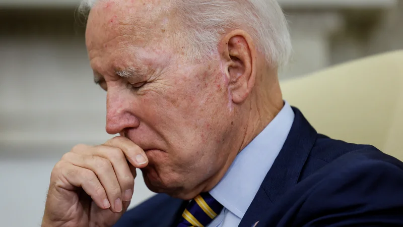 Fotografija: Ameriški predsednik Joe Biden je ruskega Vladimirja Putina posvaril, naj ne spreminja obraza vojne. Foto Evelyn Hockstein/Reuters