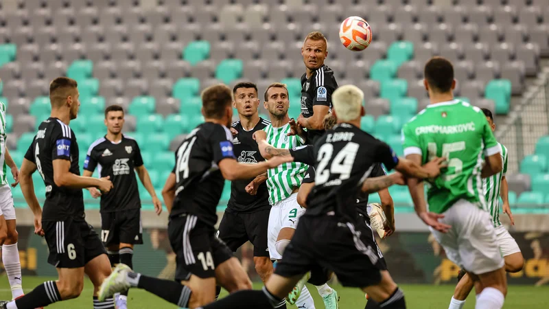 Fotografija: Olimpija in Mura sta sezono odprla v Stožicah, kjer so bili gostje boljši, zmaga pa je ostala doma. Kako bo v Fazaneriji? FOTO: Črt Piksi/Delo