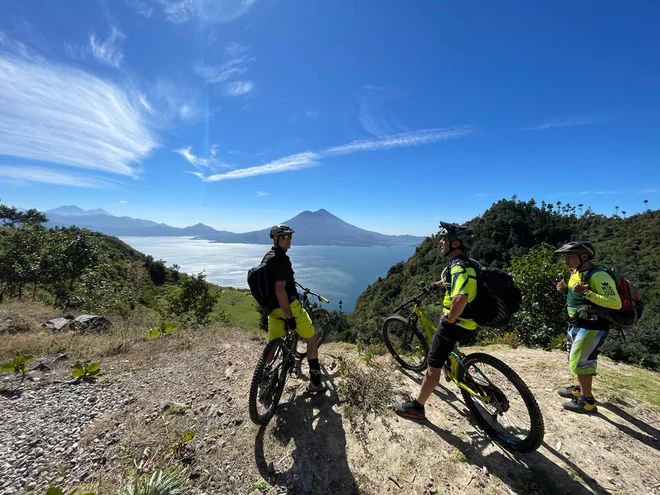 Jezero Atitlan. FOTO: Damijan Ambrožič 
