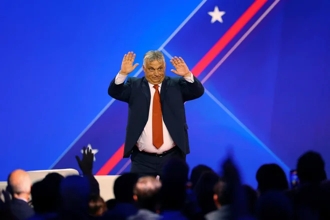 Madžarski premier Viktor Orbán se bo v prihodnjih mesecih poskušall rešiti sankcij z reformami, tudi glede korupcije, ki je sestavni del njegovega sistema. FOTO: Brian Snyder/Reuters