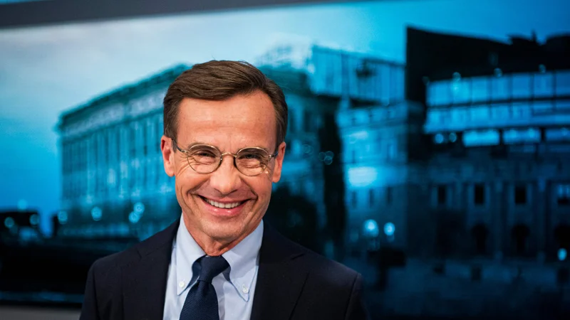 Fotografija: Desno usmerjeni blok vodi konservativec Ulf Kristersson iz Zmerne stranke, a največ glasov na desnici so pobrali Švedski demokrati, FOTO: Jonathan Nackstrand/AFP