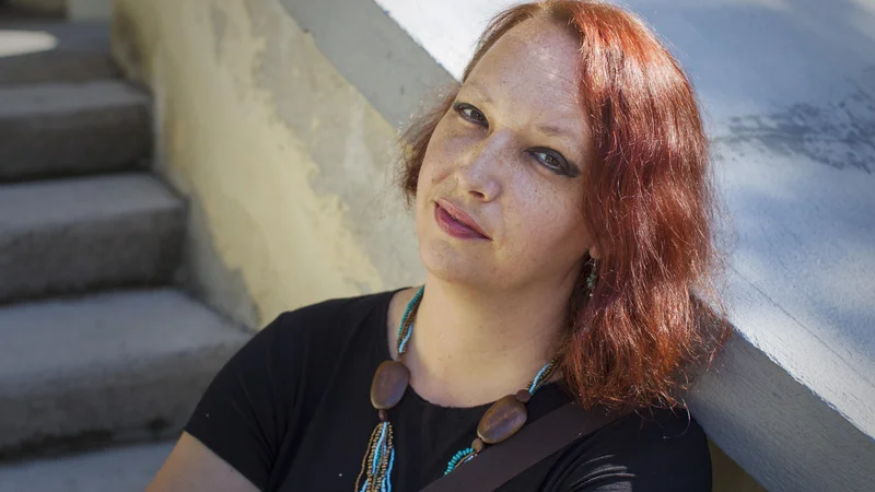 Fotografija: Jedrt Maležič precizno in premišljeno ne naslavlja le intimnega, temveč tudi družbeno, ob tem pa nakazuje, da je intimno vselej hkrati politično. FOTO: Voranc Vogel/Delo