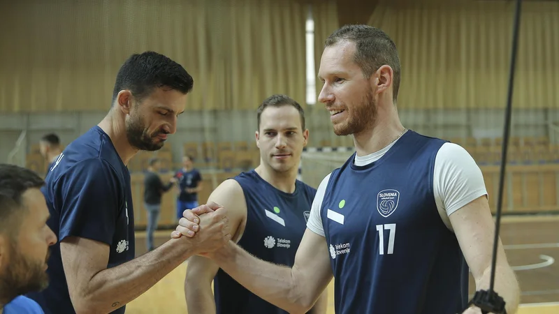 Fotografija: Mitja Gasparini (levo) se podaja v tujino. FOTO: Jože Suhadolnik/Delo
