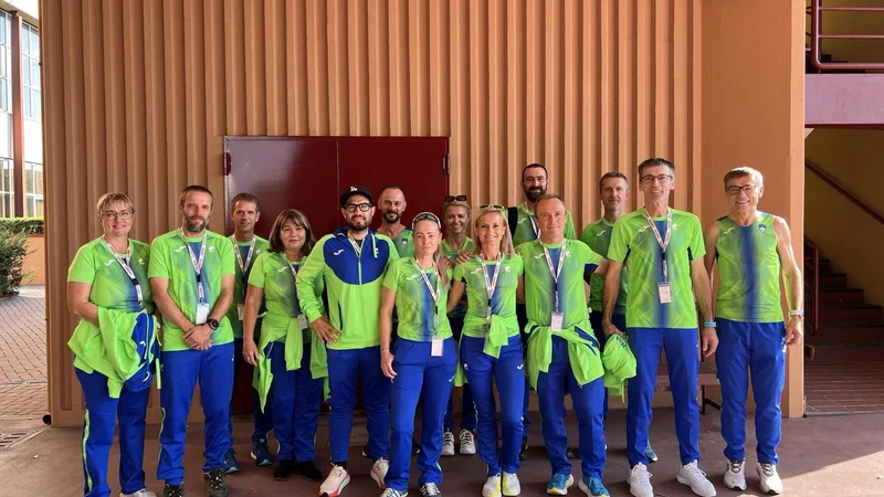 Fotografija: Slovenska reprezentanca na evropskem prvenstvu. FOTO: Akus