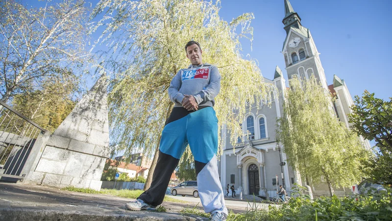 Fotografija: Klemen Klemen bo končno nastopil v »predmestju Trnovega«. FOTO: Leon Vidic/Delo
