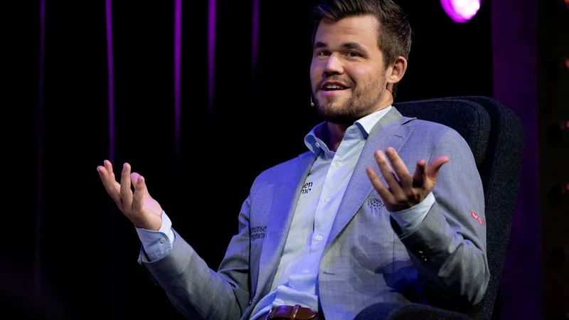 Fotografija: Magnus Carlsen je s svojim dejanjem dvignil obilo prahu. FOTO: Claus Bech/Reuters