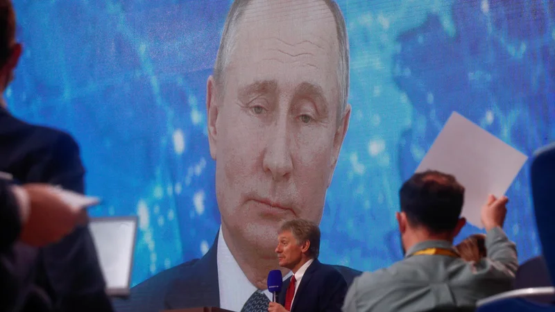 Fotografija: Dmitrij Peskov se je že odzval. Prepričan je, da bo njegov sin sprejel »edino pravo odločitev«. FOTO: Maxim Shemetov Reuters