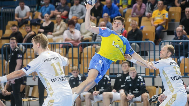 Fotografija: Tilen Strmljan je že na prvih dveh tekmah v ligi prvakov pokazal, da je iz pravega testa. FOTO: Voranc Vogel