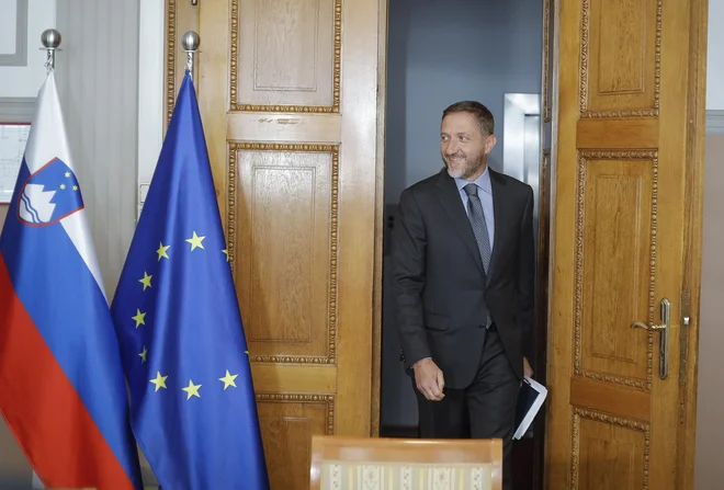 Ministrstvo za finance, ki ga vodi Klemen Boštjančič se sooča z vse ostrejšimi kritikami zaradi prehitro naraščajoče javne porabe. FOTO: Jože Suhadolnik/Delo
