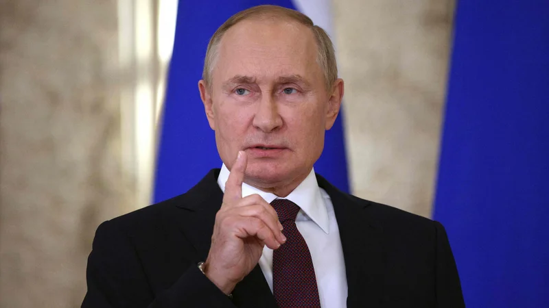 Fotografija: Po letu 1962 je realna grožnja z jedrskim orožjem veljala za nespodobno. Vladimir Putin je pravilo spremenil in dodal, da ne gre za blef. FOTO: Sergej Bobiljov/AFP