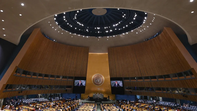 Fotografija: French President Emmanuel Macron addresses the 77th session of the United Nations General Assembly at UN headquarters in New York City on September 20, 2022. (Photo by TIMOTHY A. CLARY/AFP) Foto Timothy A. Clary Afp